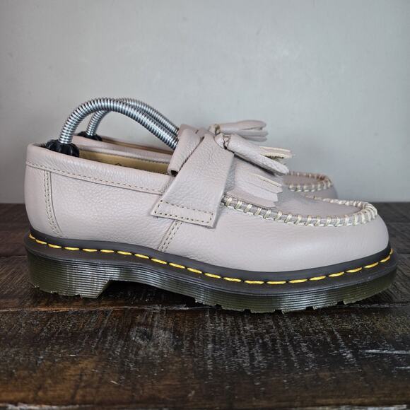 NEW Dr Martens Adrian Womens Size 6 Leather Tassel Loafer Shoes Taupe - Picture 1 of 11